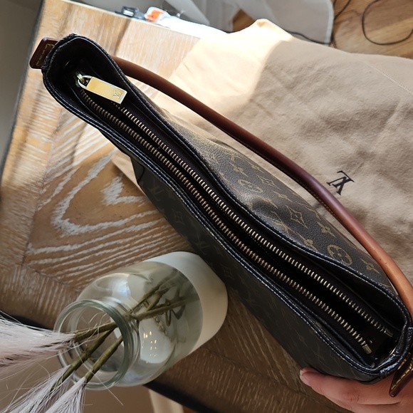 LOUIS VUITTON Monogram Looping GM Bag 2002 - Picture 5 of 17